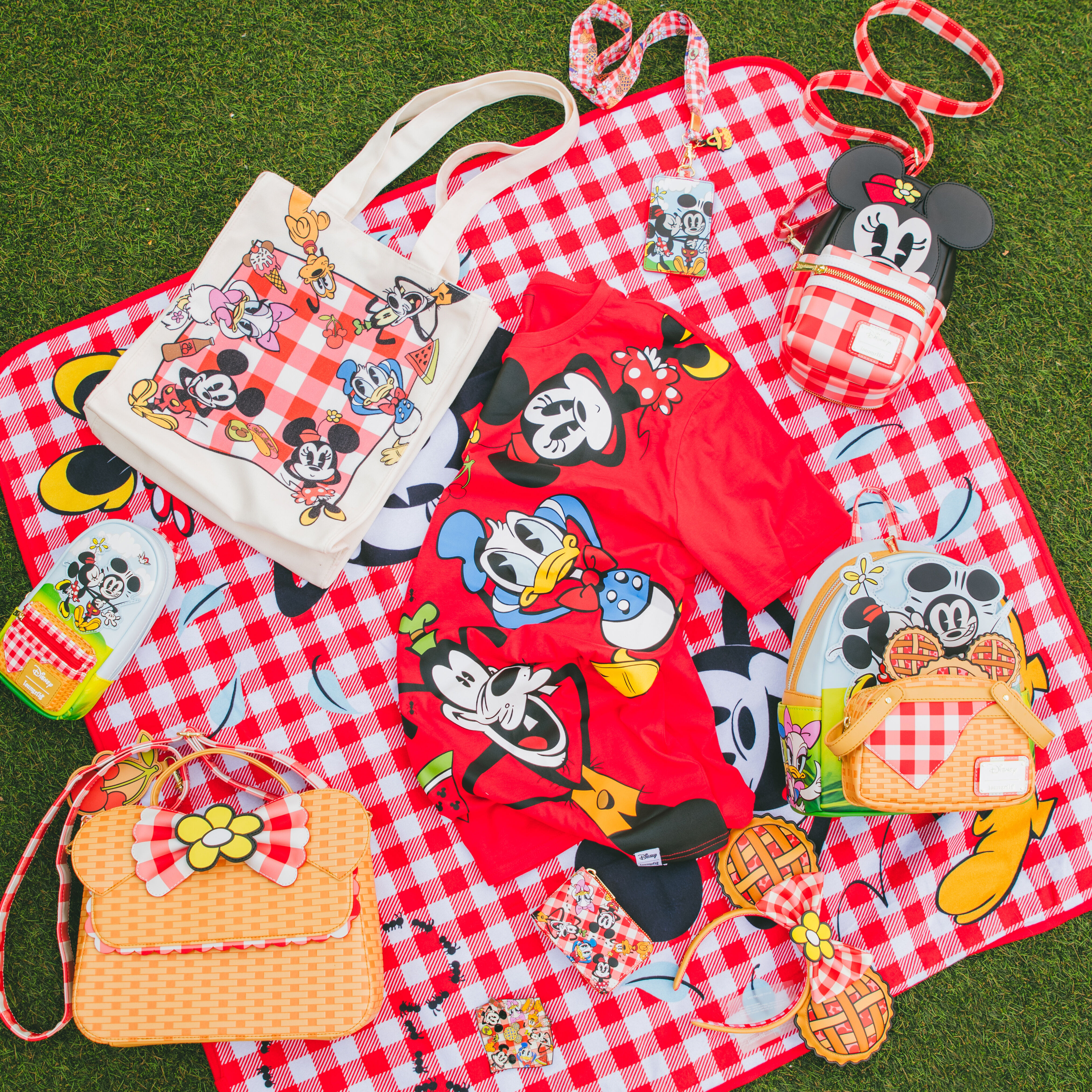 Buy Minnie Mouse Picnic Blanket Cup Holder Crossbody Bag at Loungefly