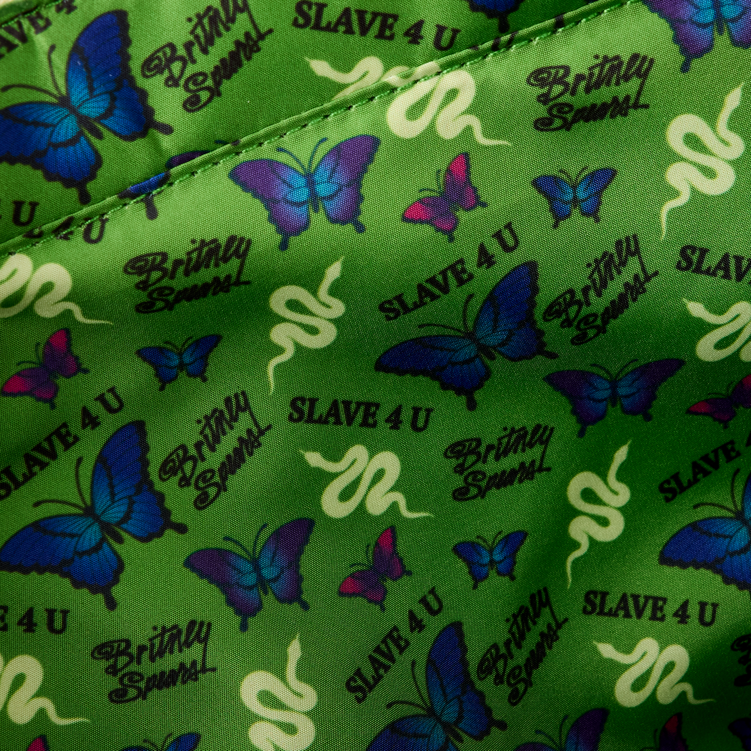 BRITB0002-LFBRITNEYSPEARSBUTTERFLYTOTE0440