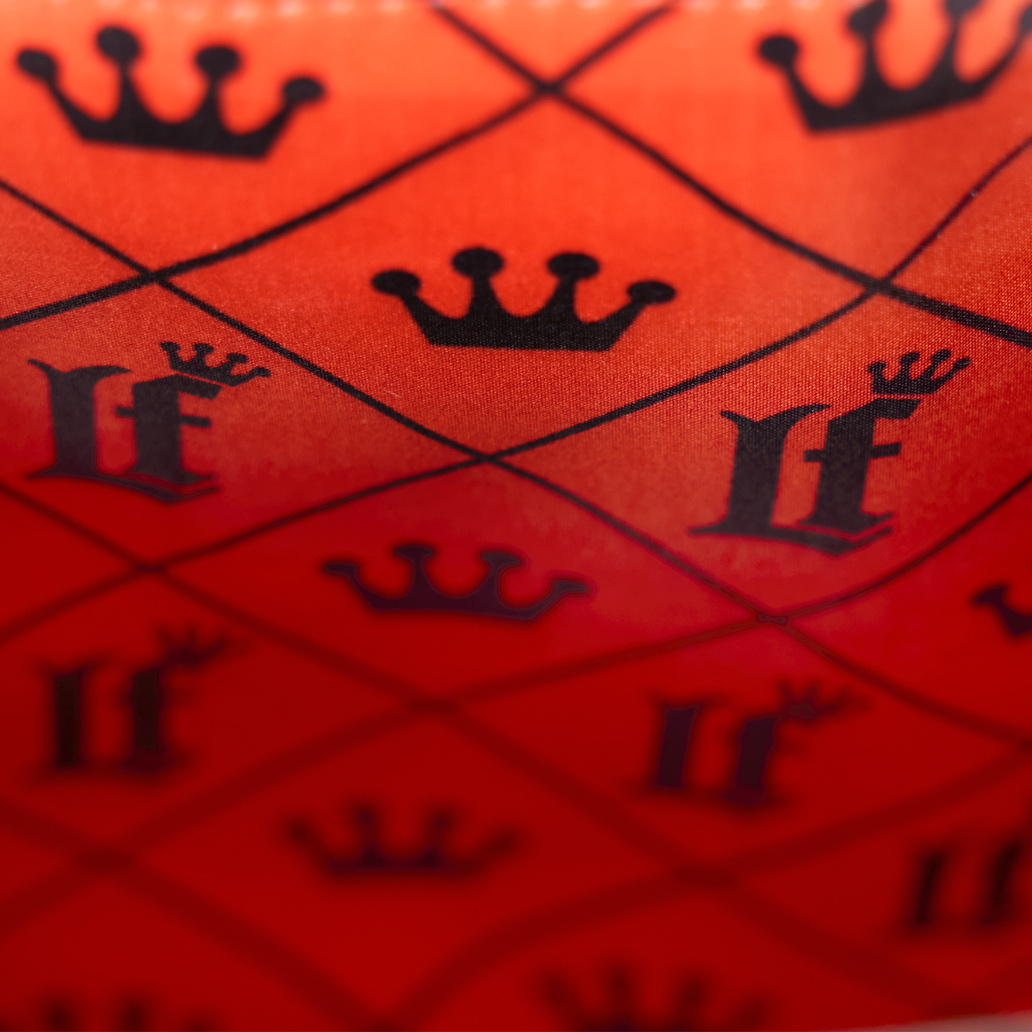 LFTB0674-LFBRANDEDFIGURALPUMPKINCROSSBODY_567