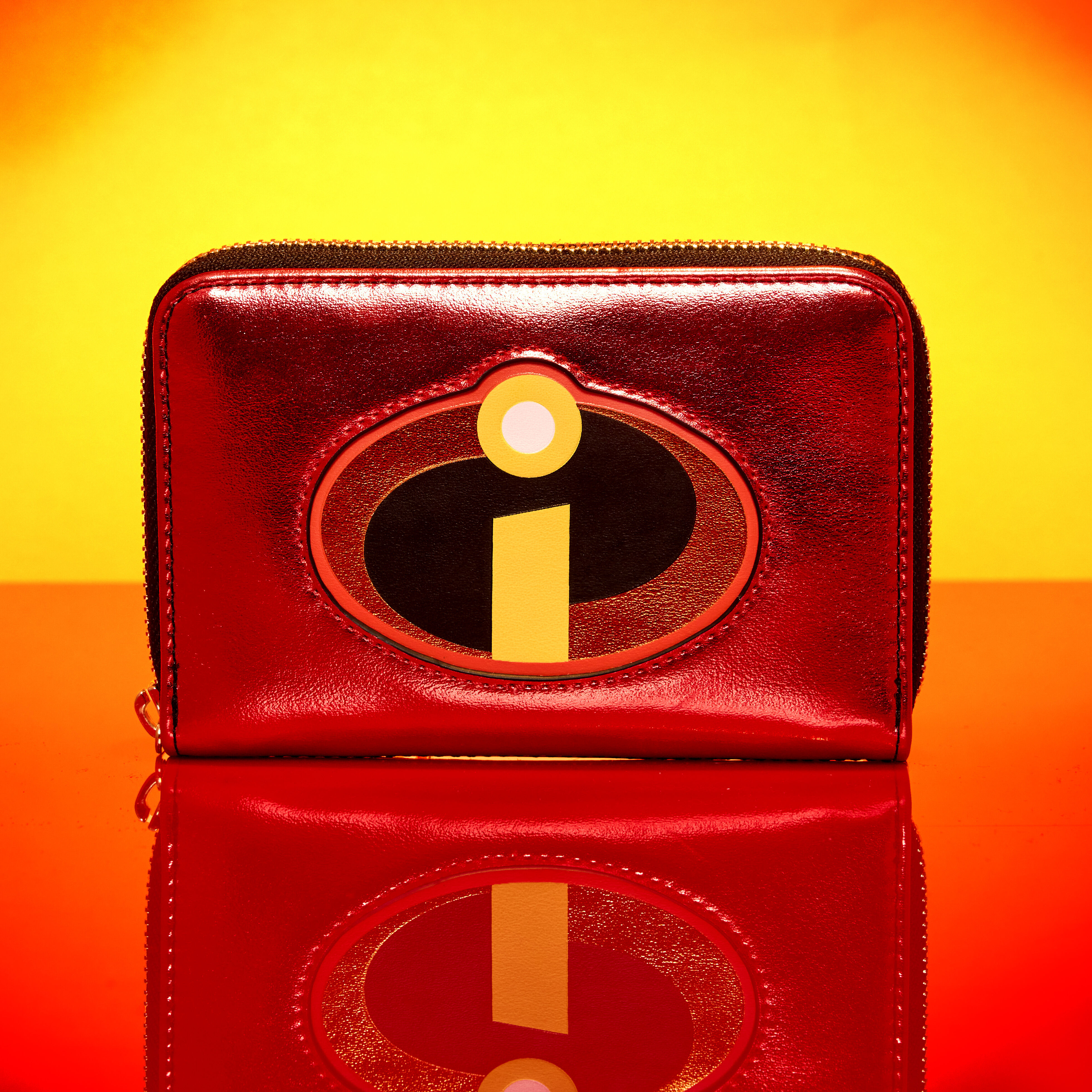 【Loungefly】Mr.インクレディブル 20周年 カードウォレット The Incredibles 20th Anniversary Metallic Cosplay Zip Around