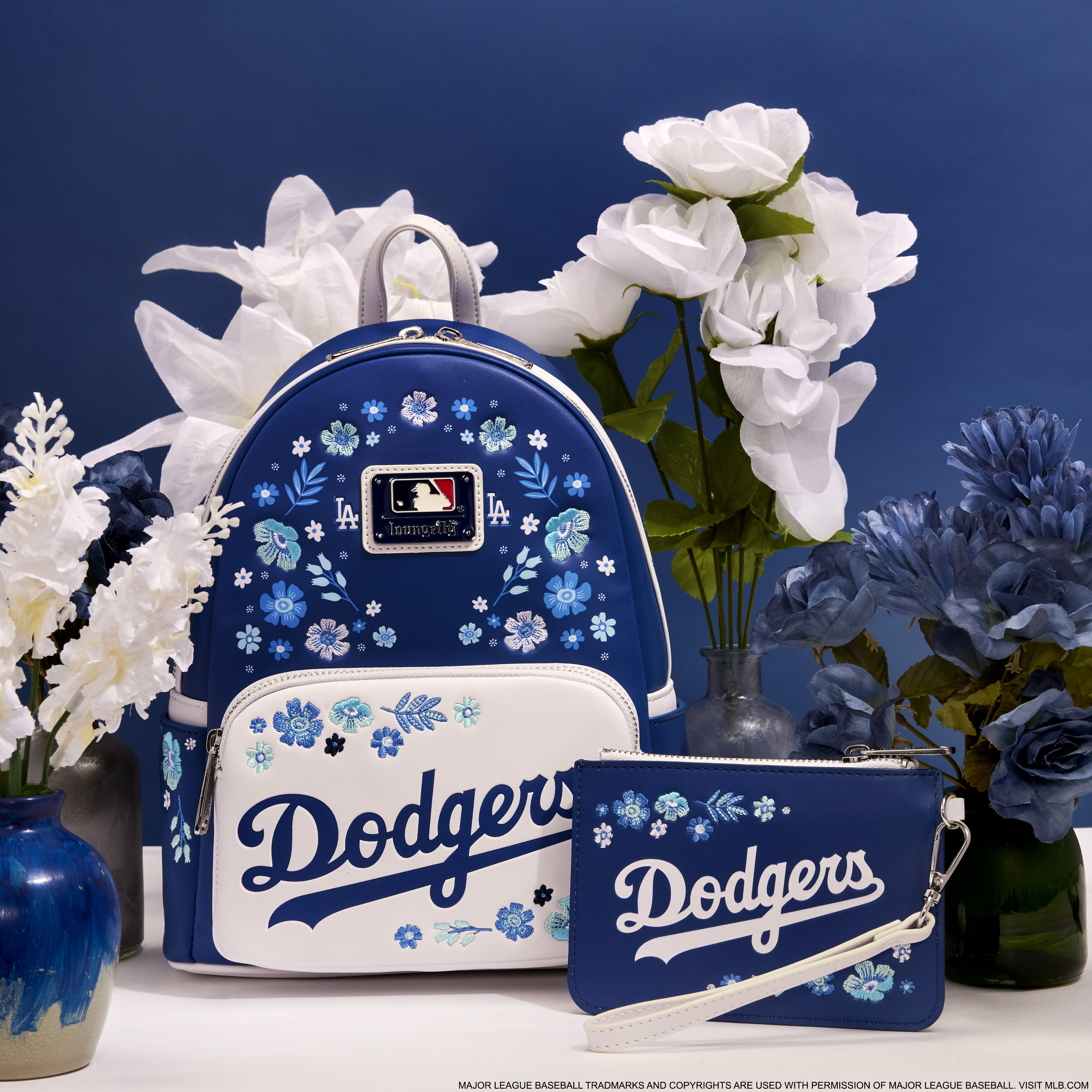 MLB Los Angeles Dodgers Floral Card Holder Wristlet Clutch