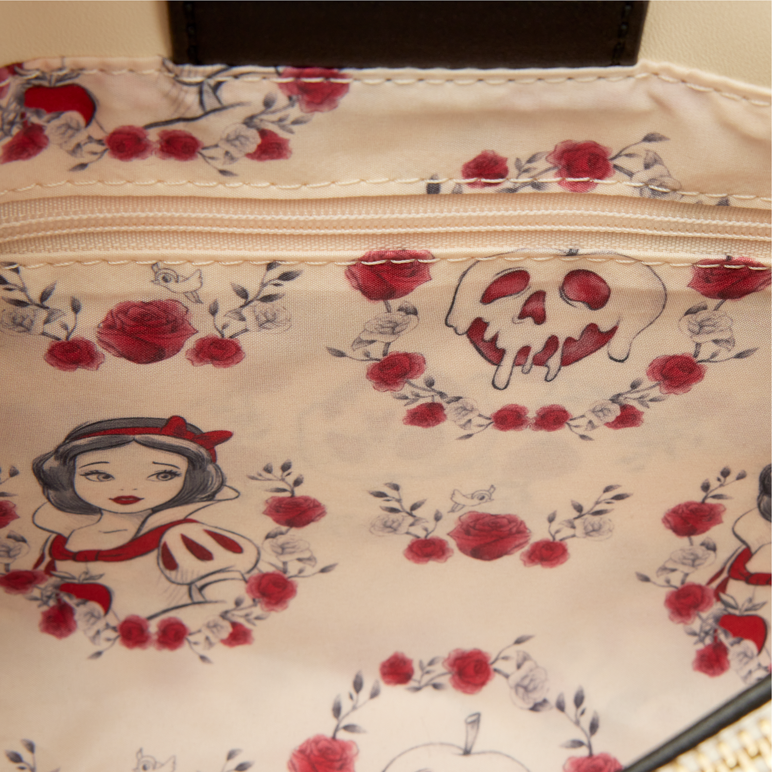 WDTB3356-LFWDSNOWWHITEROSESTOTEBAG_326