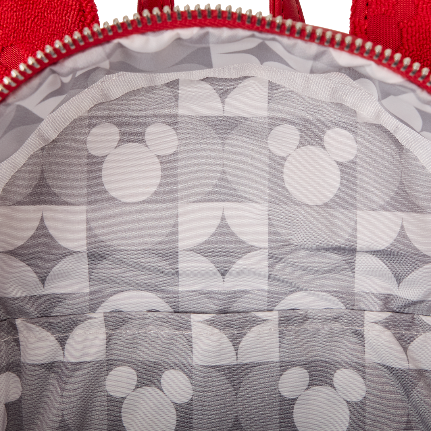 WDBK4028-LFDISNEYMICKEYSEARSBURNOUTMINIBKPK0391