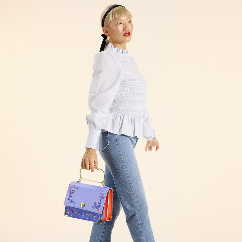 Snow White Shimmer Crossbody Bag | Loungefly display picture 2