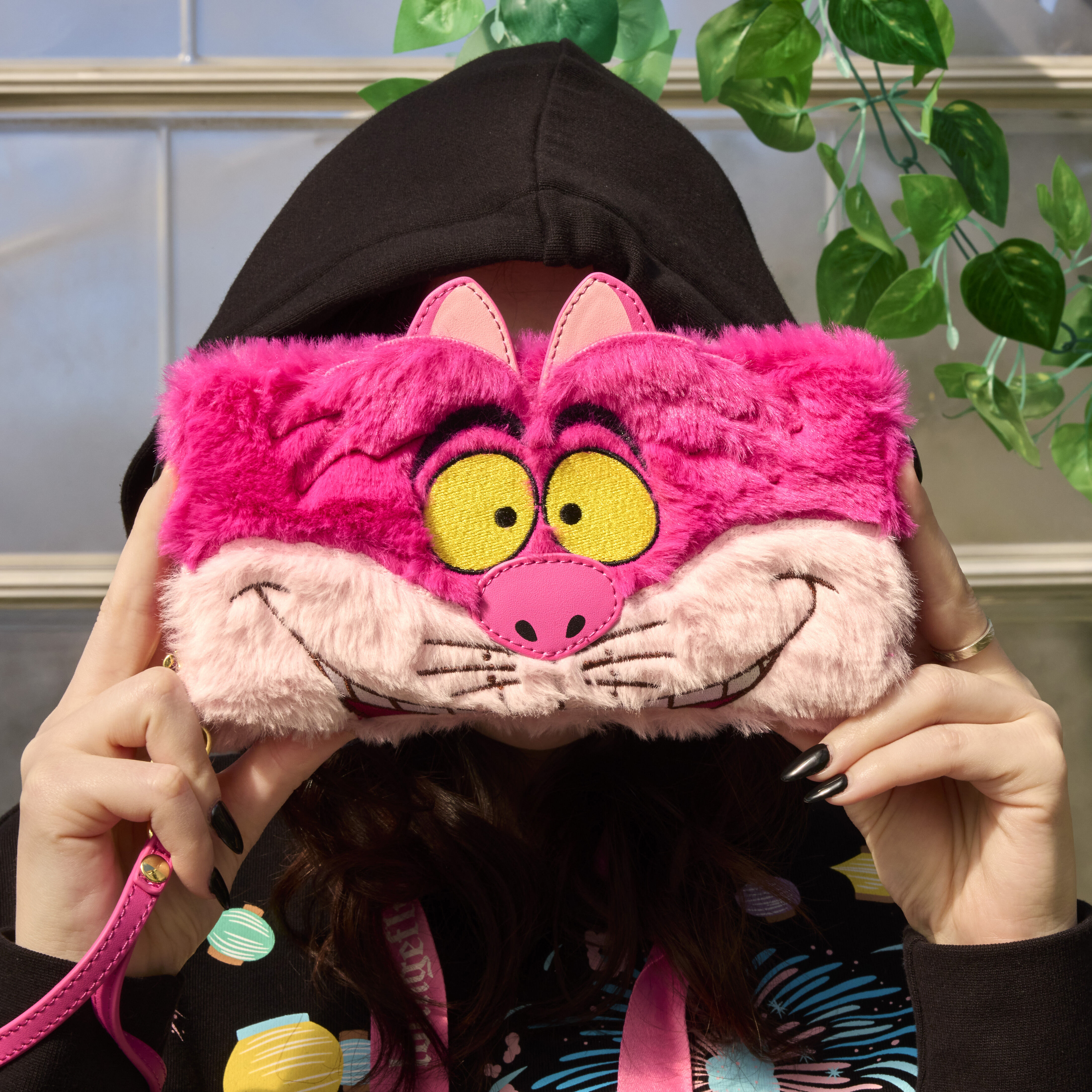 Buy Alice In Wonderland Exclusive Cheshire Cat Plush Zip Around Wristlet Wallet at Loungefly