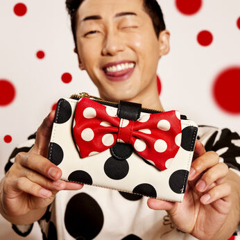 Minnie Mouse Rocks the Dots Classic Flap Wallet, Image 2