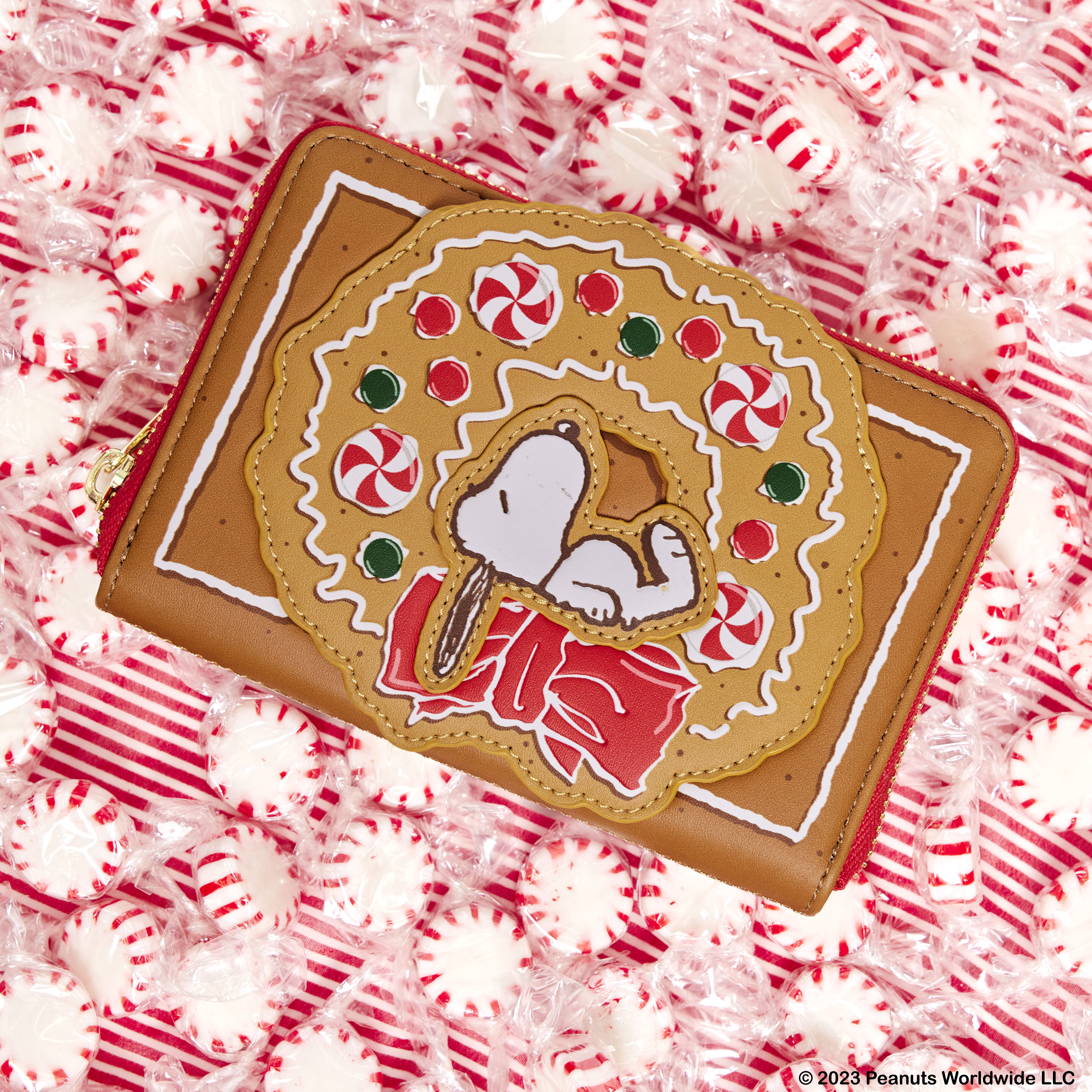 Peanuts Snoopy Gingerbread Wreath Scented Zip Around Wallet