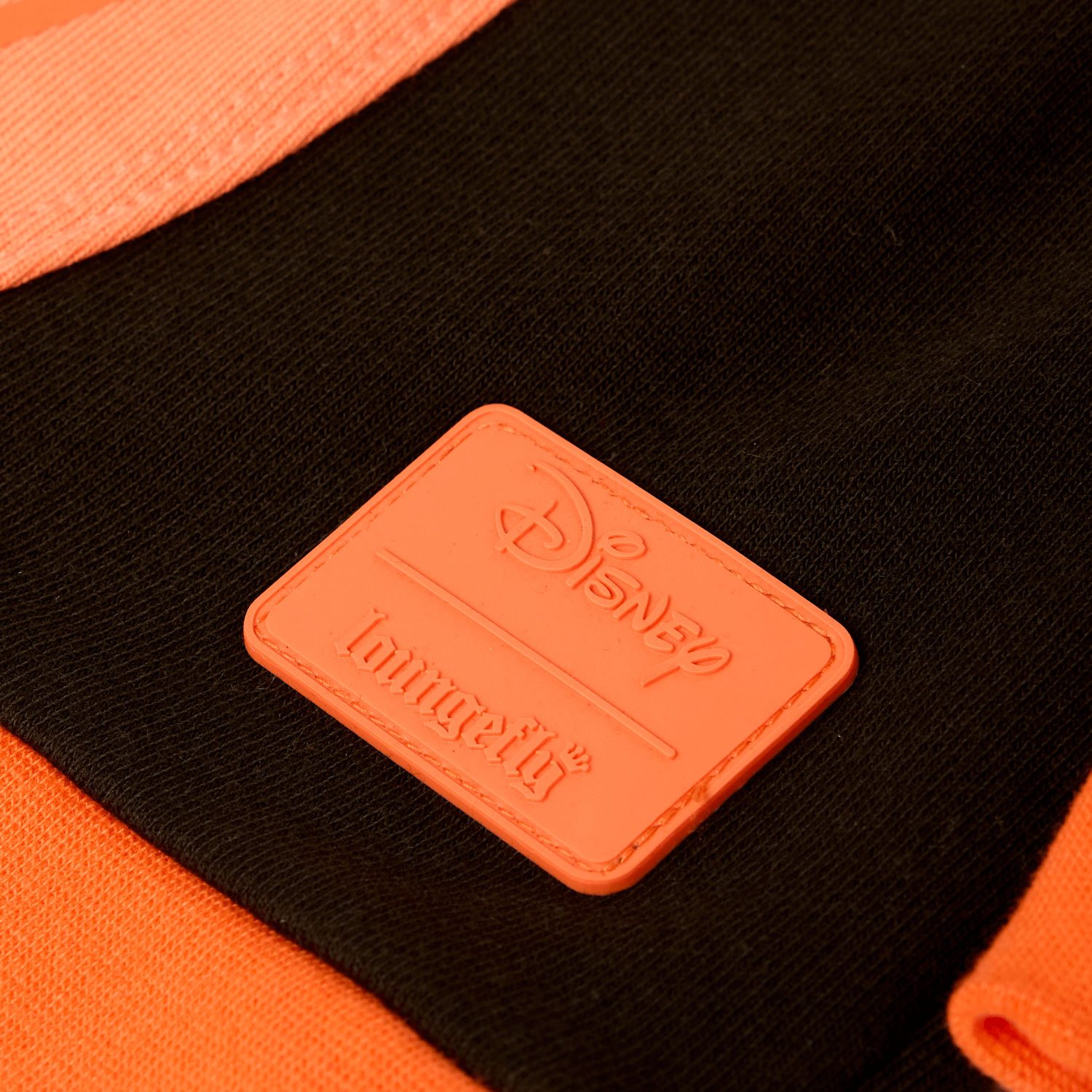 WDHD0060-LFDISNEYMINNIEANDMICKEYGHOSTHALLOWEENUNISEXHOODIEBOTTOMTAG