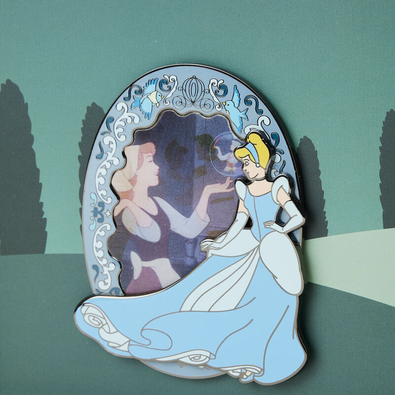 Loungefly Disney Sleeping Beauty Lenticular Princess Series 3" Pin -  LE 1400