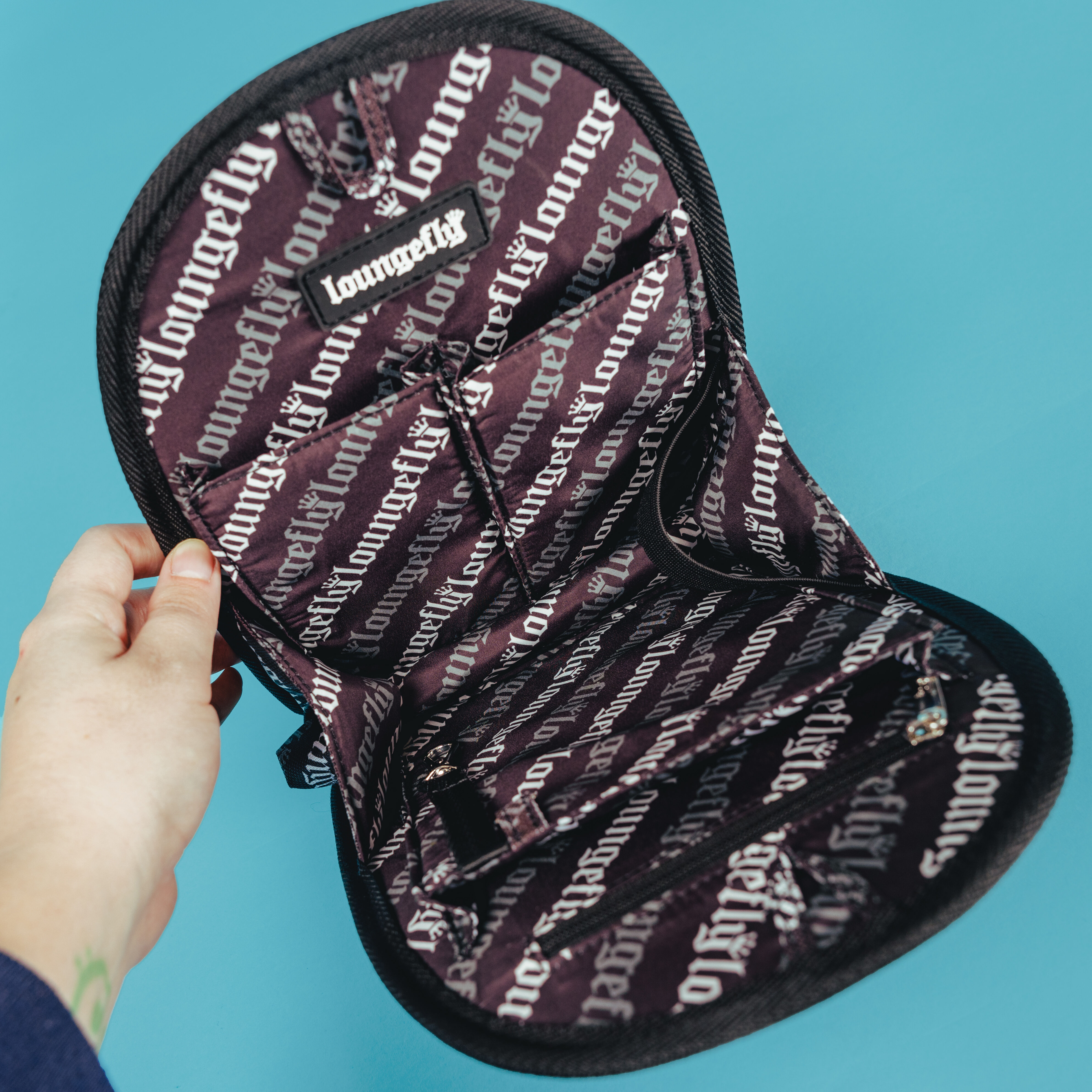 Trophies la sling bag hot sale