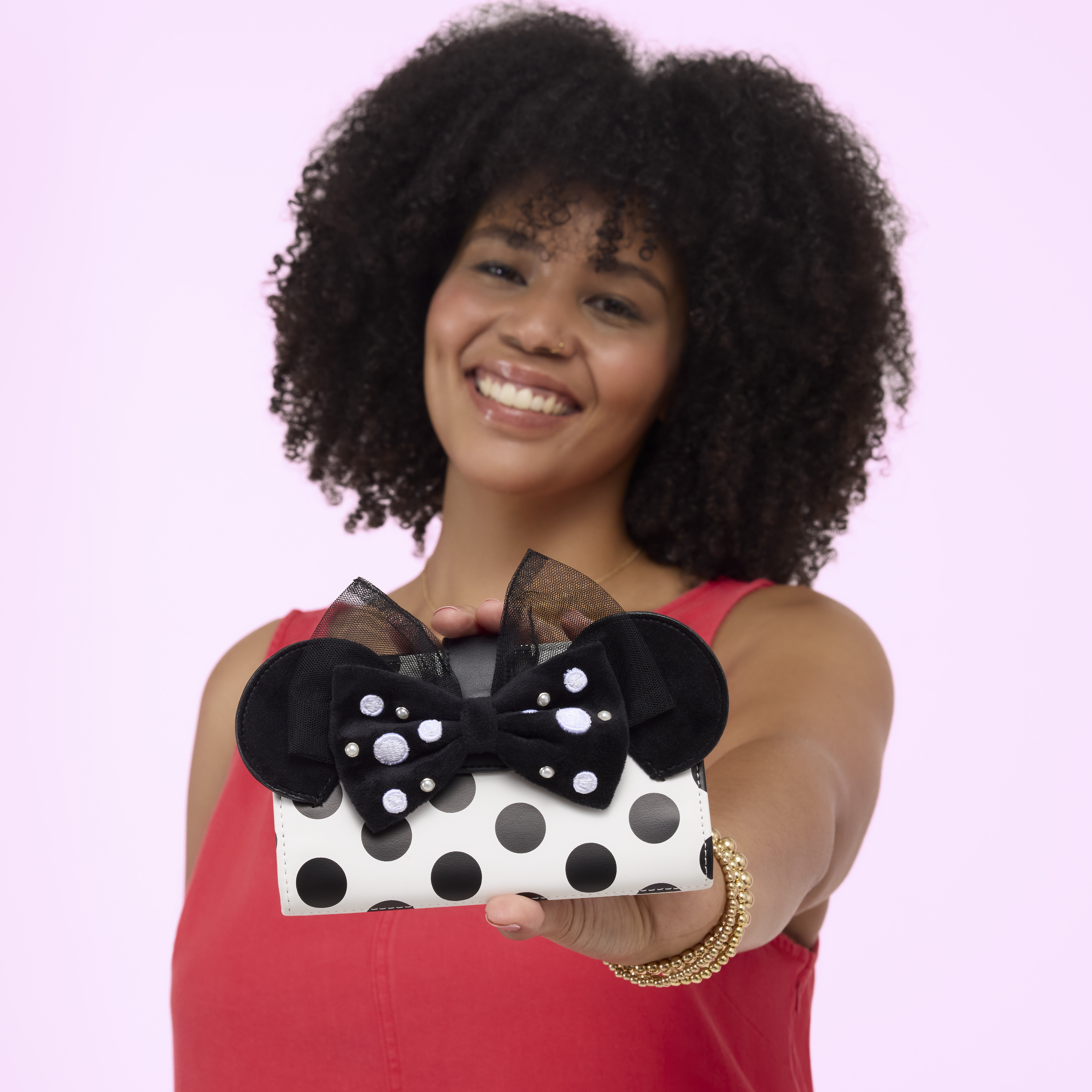 Minnie Mouse Exclusive Polka Dot Pearl Flap Wallet display picture 1